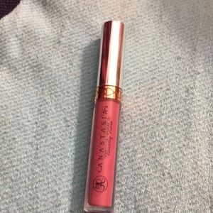 ABH Liquid Lipstick in Soft Lilac